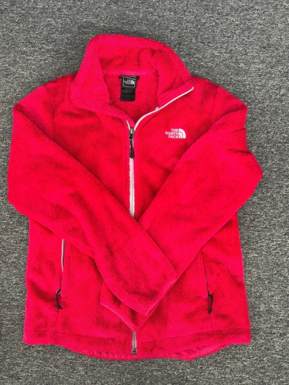 The North Face women’s  Fuzzy Jacket - Bright red